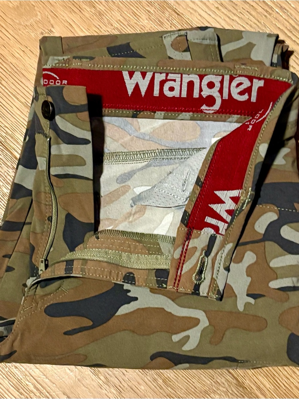 Wrangler Men's Camouflage Cargo Pants in Olive Green and Brown